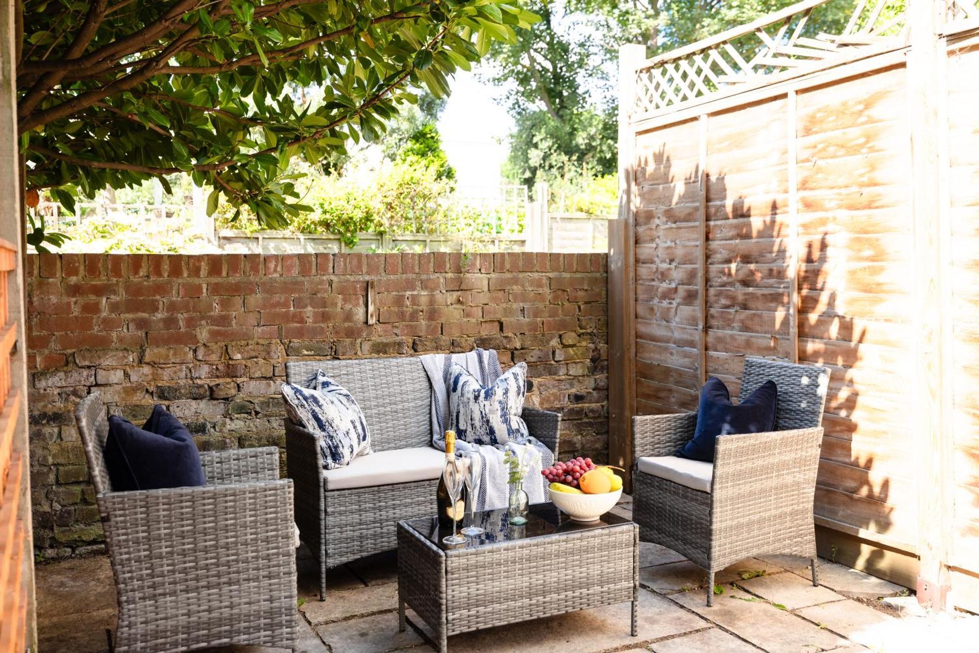 Elegant & Spacious - Minutes To Kensington * Londra